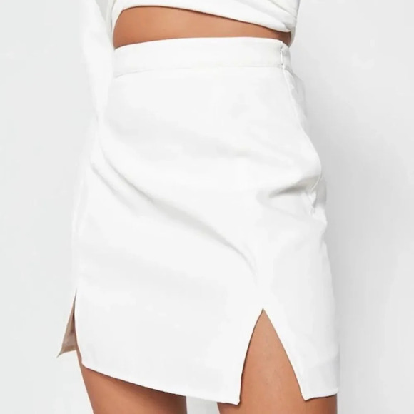 MISSGUIDED Tailored Double Split Mini Skirt‎ in White - Picture 1 of 8